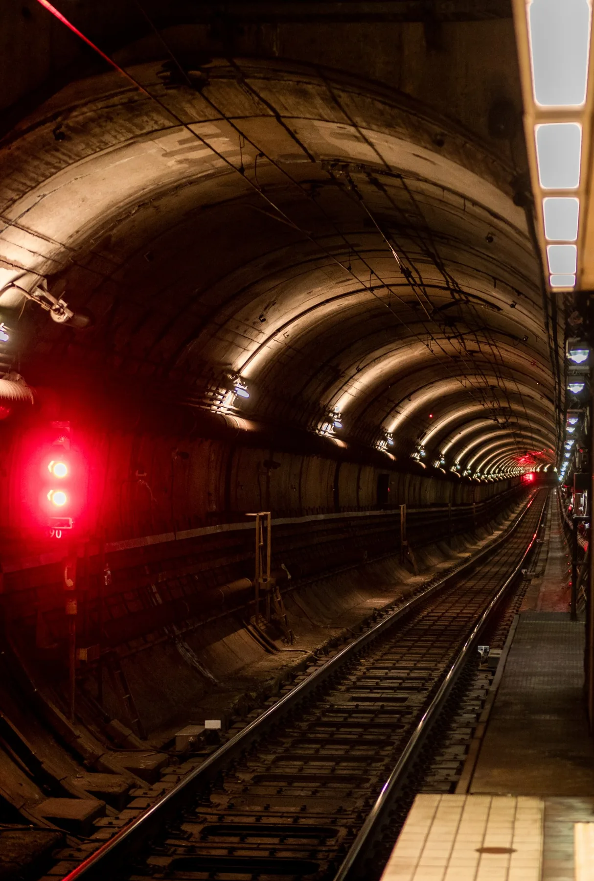 Train tunnel